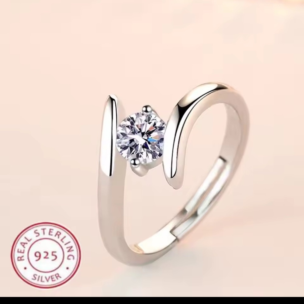 Elegant Sterling Silver Women's Simple Generous Zircon Luxury High Quality Ring!